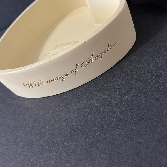 ANGEL WING PRAYER TRINKET BOX - Picture 7 of 9